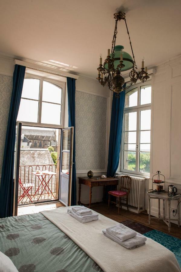 Hotel Particulier Le Mercier De Montigny -Une Nuit Sur Les Remparts- Fougères Eksteriør billede